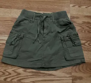 Green skirt with shorts inside Size XS thumbnail 1