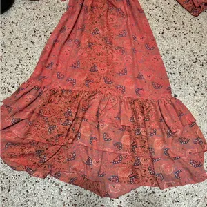 Boemo Anthropologie Revolve Maxi Dress Coral Pink Sz M Ruffle Tiered Long Sleeve thumbnail 6