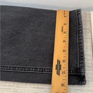Abercrombie & Fitch Curve Love Ultra High Rise 90s Straight Jean Black Wash 8 L thumbnail 6