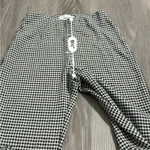 Urban Outfitters UO‎ Casey Houndstooth Plaid Kick Flare Pull-On Pants Sz XS thumbnail 11
