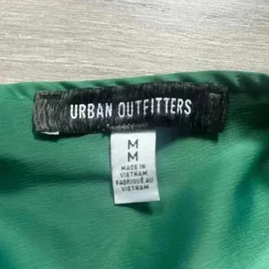 Urban Outfitters Green Satin Long Puff Sleeve Tie Back Crop Festival Top Size M thumbnail 4