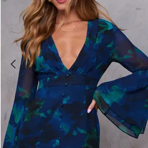 VICI‎ Porscha Abstract Print Midi Dress size Small Plunging Neck Flare Sleeves thumbnail 2