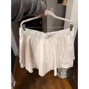 Lululemon Court Rival High-Rise Skirt in white size 16 thumbnail 2