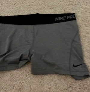 Gray Nike pro shorts women XL thumbnail 1