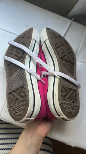 Pink High-Top Converse thumbnail 3