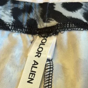 NEW! Leopard Print Women’s Bike Shorts Size X-LARGE Gray Black thumbnail 3