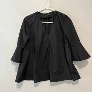 Pomander Place Tuckernuck‎ Black V-Neck Bell Sleeve Blouse Size XS thumbnail 1