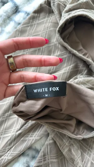 White Fox Set Boutique thumbnail 2