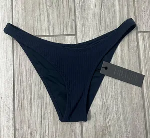 Triangl e bikini bottoms thumbnail 1