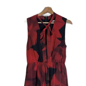 Alice + Olivia Dress Womens Medium Red Black Sleeveless Floral Tie Neck Chiffon‎ thumbnail 2