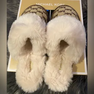 NWB Michael Kors Women’s Tula Scuff Slip On Cozy Slippers thumbnail 4