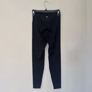 Old Navy Black Camo High Rise Ankle Leggings thumbnail 2