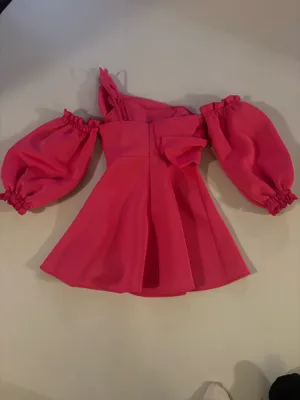 Fun pink dress with puffy sleeves thumbnail 2