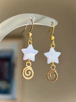 Handmade star & swirl dangle earrings⭐️❤️ thumbnail 2