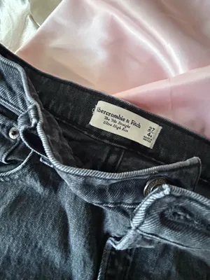Abercrombie Ultra High-Rise 90s Straight thumbnail 2