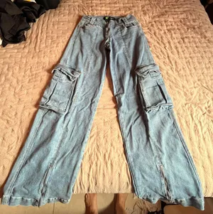 Cargo Jeans thumbnail 1