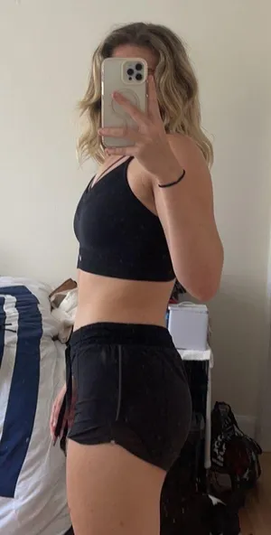 Lululemon Hotty Hot Short 2.5” thumbnail 4