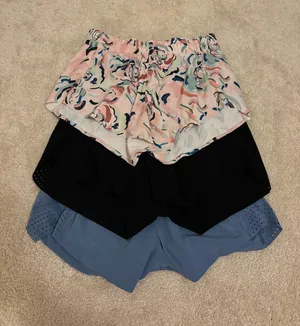 Athleta Hustle 3" Shorts thumbnail 1