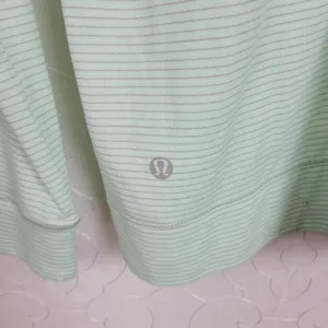 Lululemon Weightless Shirt @M Green Striped Crew Neck Pullover Lightweight Sheer Size undefined thumbnail 5