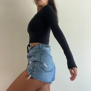 Hollister Black Basic Long Sleeve Crop Top thumbnail 2