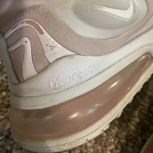 Womens Nike Air Max 270 React Photon Pink thumbnail 8