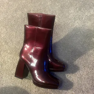 SHEIN liquid gloss cherry plum tall block healed boots size 8 new thumbnail 5