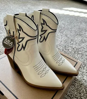 White Cowboy Booties With Black Stitching Size 6 thumbnail 2