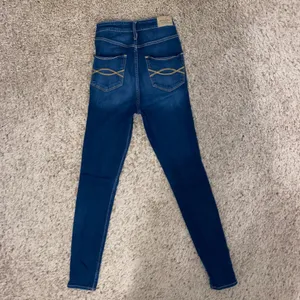 Abercrombie & Fitch Distressed Womens Jeans size 0 / W25 thumbnail 2