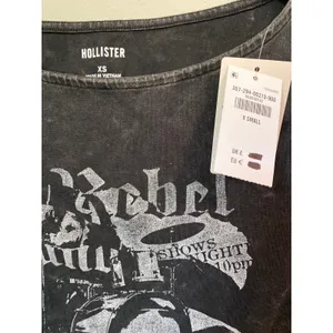 New Hollister Y2K Rebel South Brooklyn Graphic Long Sleeve Top Size XS thumbnail 3