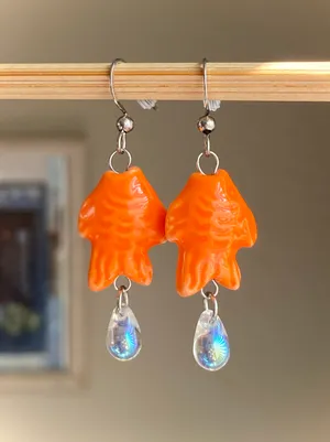 unique funky cute orange ceramic fish & Czech glass teardrop dangle earrings ⭐️🐟💕 thumbnail 2