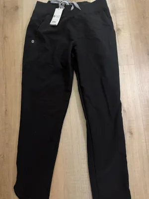 Figs Michele Slim tapered scrub pants in Black thumbnail 1