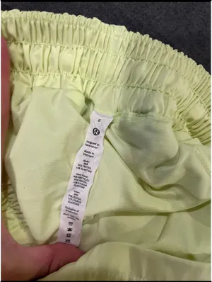 Lululemon Hotty Hot Shorts 2.5" thumbnail 3