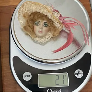Vintage Porcelain Face Victorian Lady Head with Fascinator Hat Brooch 21g thumbnail 10