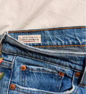Levi’s Wedgie Jeans thumbnail 3