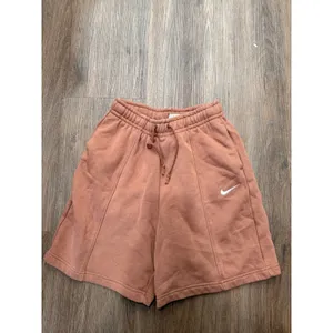 Nike Sportswear Womens Fleece Pintuck‎ Shorts Rust Terracotta XS 3320 thumbnail 2