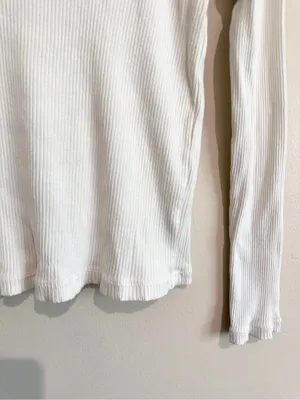 Uniqlo Ribbed Mock Neck Long-Sleeve Slim Fit Top in Off White Size Medium thumbnail 4
