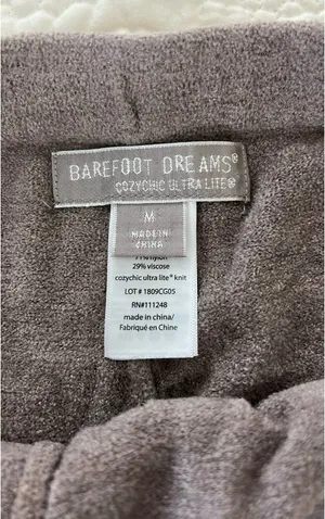 Barefoot dreams shorts thumbnail 2