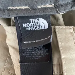 North Face Khaki Shorts hiking walking casual Roll Up Hem - size 4 thumbnail 9