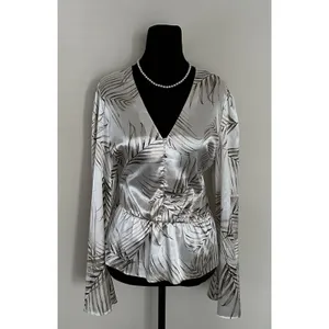White House | Black Market Satin Feel Peplum Blouse Palm Print Bell Sleeve Boho Coastal Ivory Size M thumbnail 2