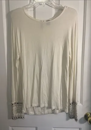 BKE Cream Long-Sleeve Top with Studded Cuffs thumbnail 1