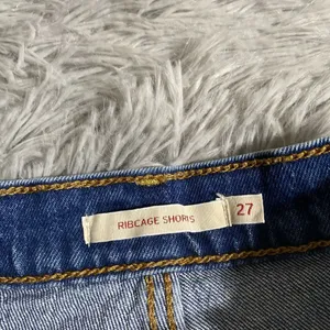 Levi's Ribcage Shorts Womens 27 Blue High Waist Button Fly Denim Spring Summer thumbnail 4