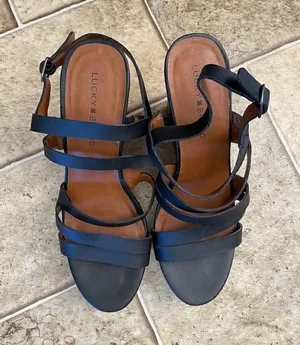 Lucky Brand Womens Larinaa Platform Wedge Sandals Black Ankle Strap Buckle 9.5 thumbnail 1