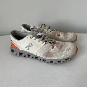 On Cloud X 3 Ivory, Grey, Orange Running Shoes Sneakers Women's Size 10 thumbnail 2