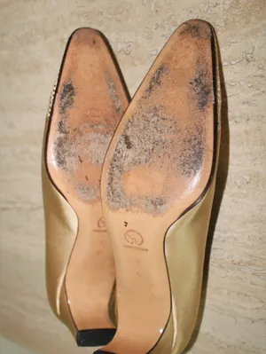 St. John Gold Heels Size 8B thumbnail 12
