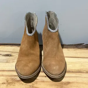 Journee collection Two‎ Tone Suede Western Booties Size 7.5 B102 thumbnail 4