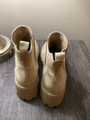 Steve Madden Howler Suede Lug Sole Chelsea Ankle Booties Taupe Size 9.5 thumbnail 3