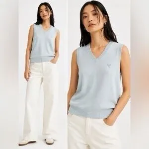 ✨Aritzia TNA Moore Sweater Dune Blue Sz Large Vest✨ thumbnail 2