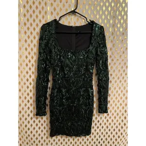 Windsor green sequin mini dress long sleeved size S thumbnail 2