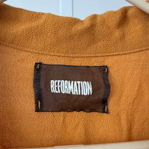 Reformation S Mustard Button Crepe Blouse Top Preppy Classic‎ Minimalist thumbnail 4