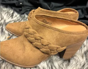Universal Threads Brown Suede Heeled Boots‎ thumbnail 1